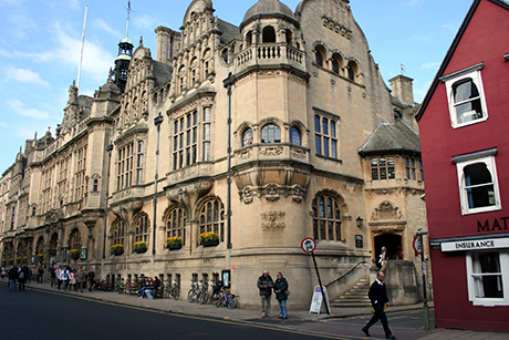 THE HISTORIC NEIGHBOURHOOD